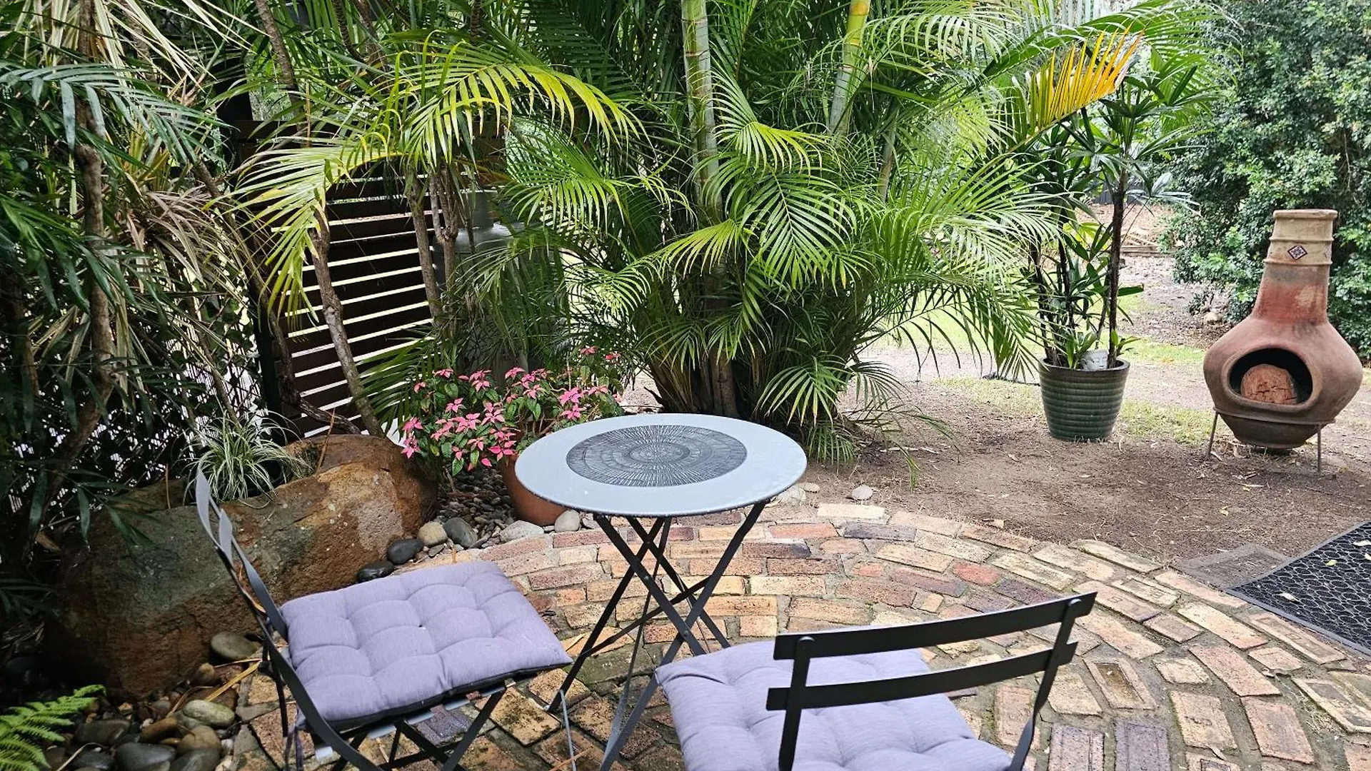 The Garden House Bnb Barellan Point